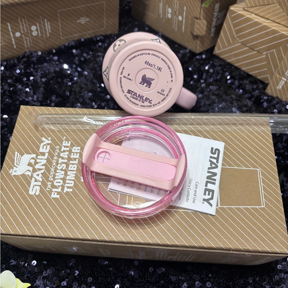 Stanley Pink Quencher H2.0 Tumbler - Picture 5 of 5